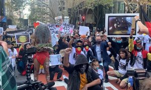 Demo Protesting Sydney Taking Knee