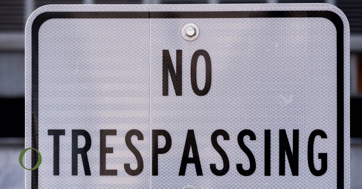 no trespassing sign